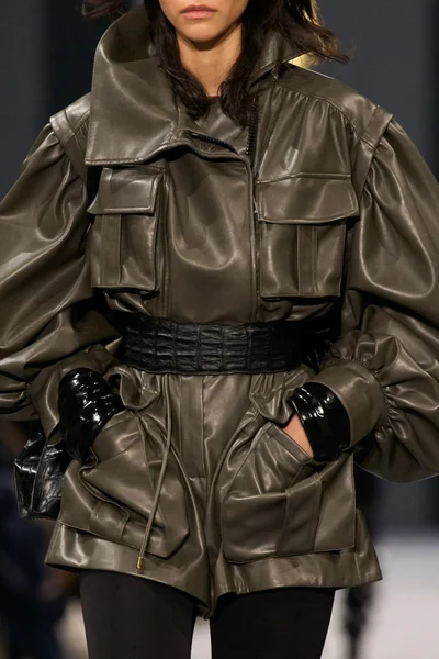 Look 74